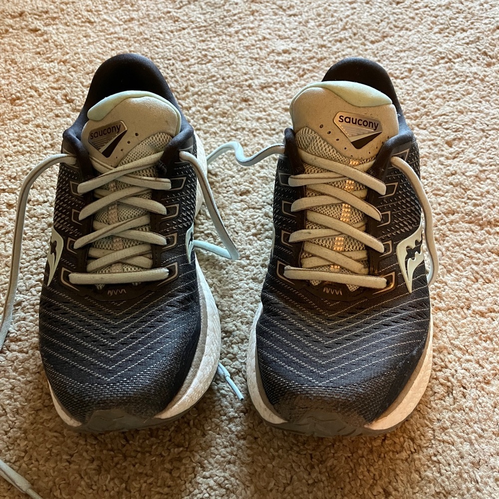 Saucony Women’s Running Shoes Size 5.5